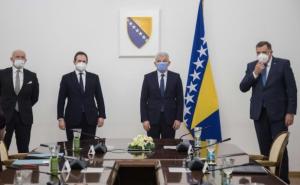 Džaferović i Dodik dočekali delegaciju Ujedinjenog Kraljevstva: Pogledajte susret